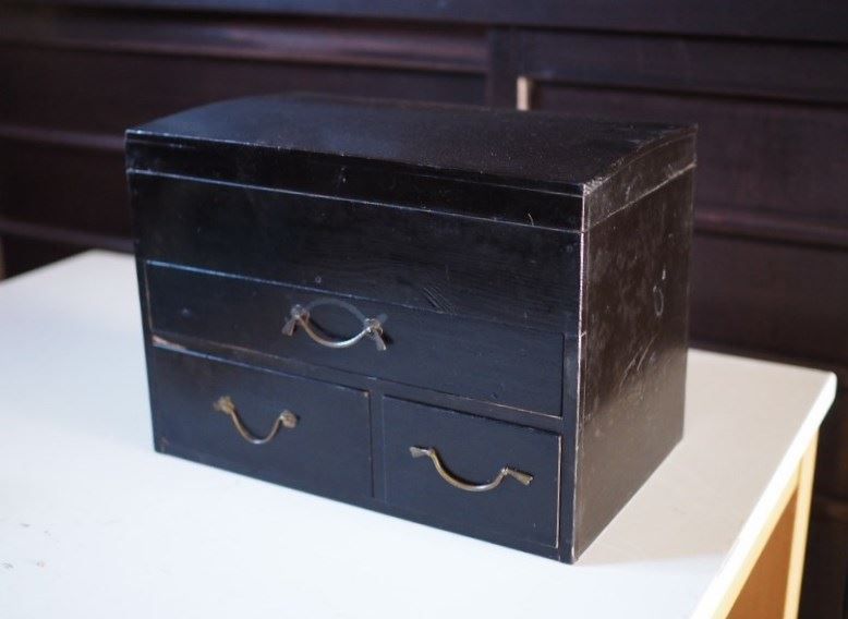 黒漆塗１００年モノ小引き出し 大正時代　古録展  送料無料　中古 品番S104421