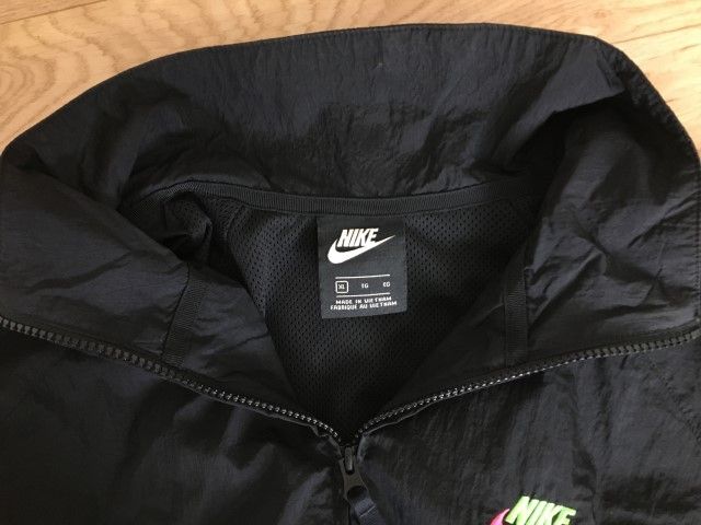 【中古】NIKE ﾅｲｷ NIKE CITY NEON HBR WOVEN JACKET ﾌﾞﾗｯｸ ﾗｲﾑ XL 33875516