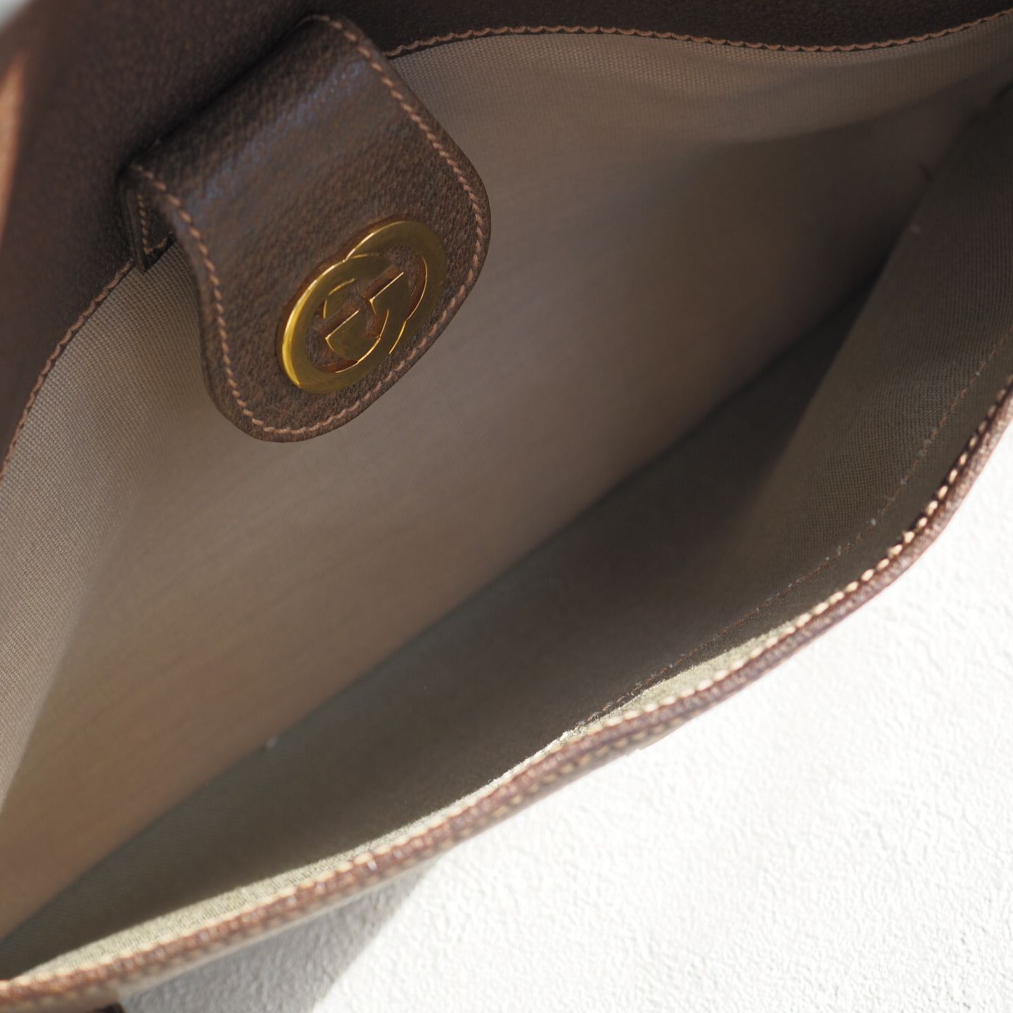 オールドグッチ GUCCI ショルダーバッグ GGスプリーム レザー クレスト 
