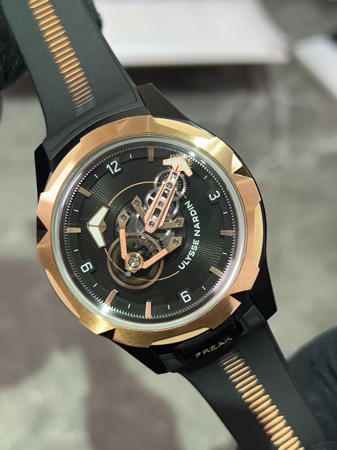 ユリスナルダン フリークone 箱 保証書付き