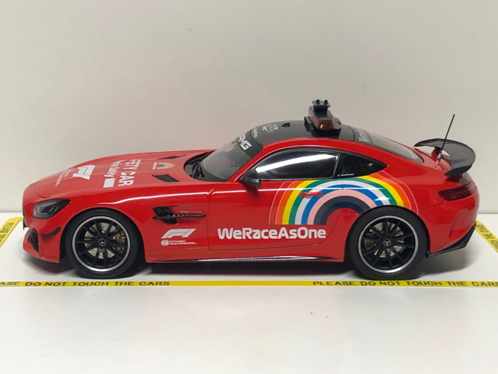 1/18 メルセデス ベンツ AMG GTR F1セーフティーカー レッド - メルカリ