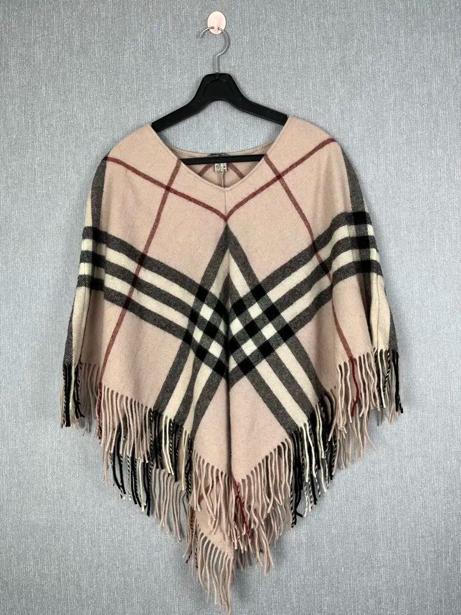 バーバリープローサムポンチョ　ピンク M BURBERRY(バーバリー ) ピンク ポンチョ - メルカリ