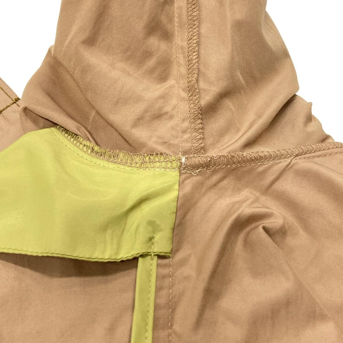 - ピンクベージュ