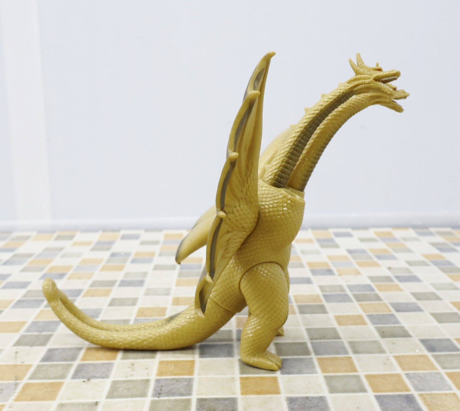 ゴジラ・ガメラ・キングギドラ・東宝怪獣　ソフビ　23体 ゴジラ」幻のNGカラー版キングギドラが東宝大怪獣シリーズで立体