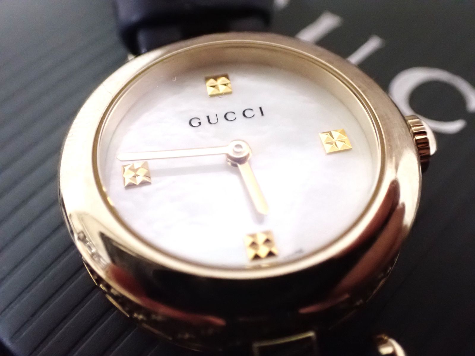 GUCCI グッチ シェル文字盤 腕時計 レディース ゴールド