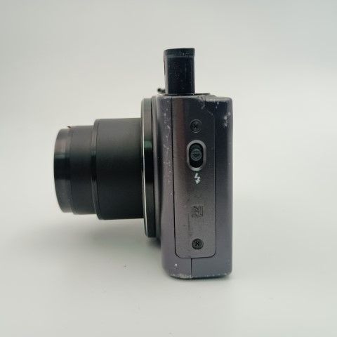 コンパクトデジタルカメラ