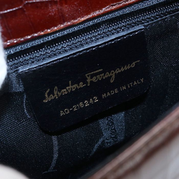 FERRAGAMO フェラガモ クロコ型押しショルダーバッグ ガンチーニ 21 6242 ショルダーバッグ レザー【中古】 レディース