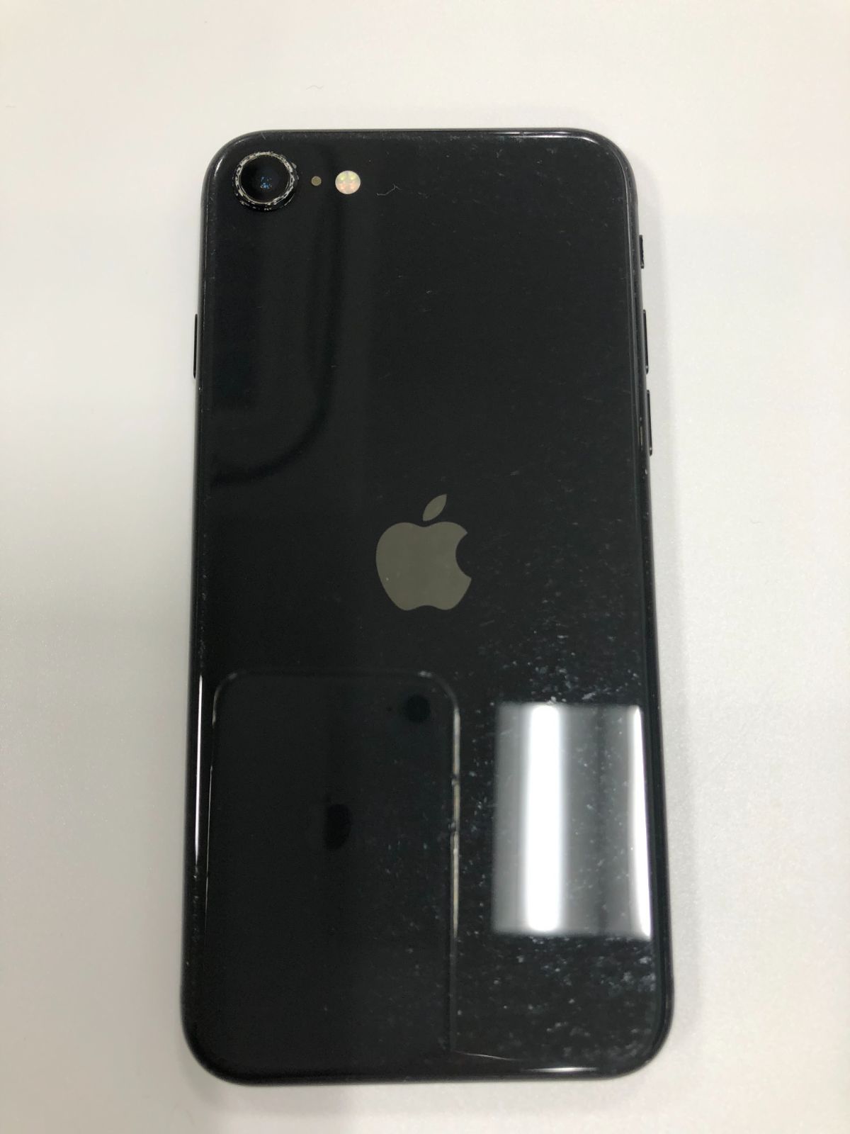 中古】iPhone SE 第2世代 (SE2) 64GB ブラック バッテリー96％ △ SIM ...