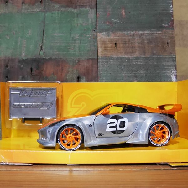 JADA 20th ANNIVERSARY OPTION D ミニカー 2003 NISSAN 350Z 1/24