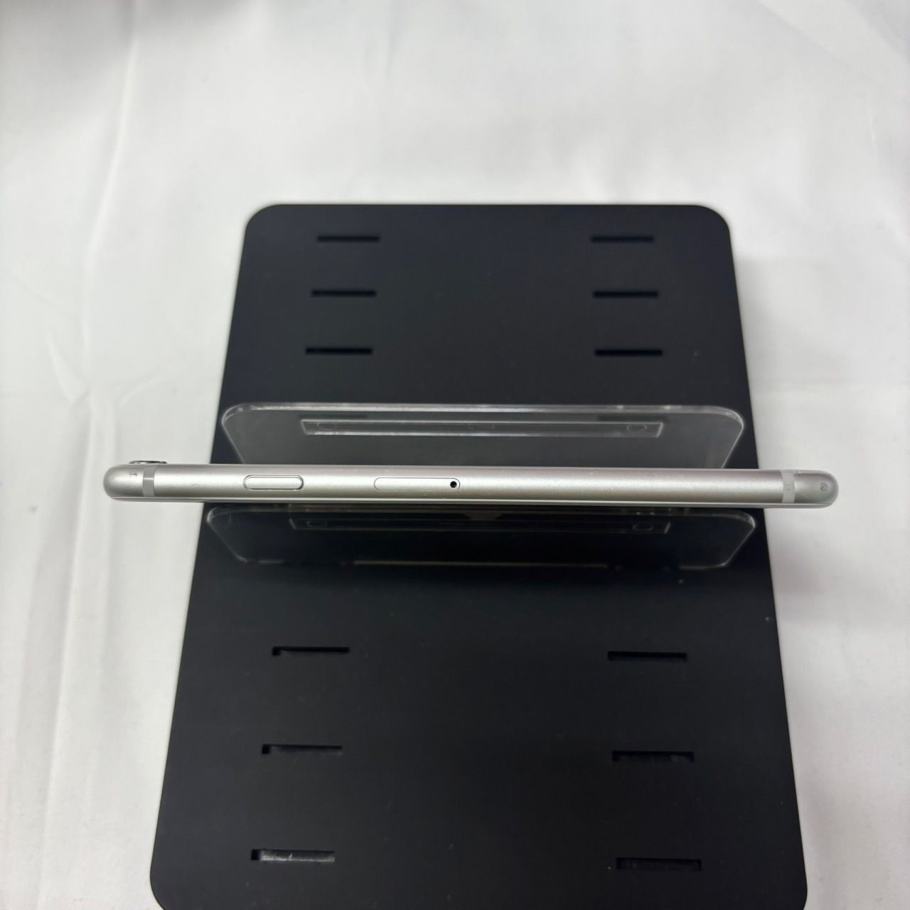 美品》iPhone6s スペースグレイ 64GB SIMフリー バッテリー80％以上 美