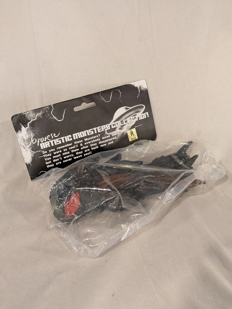 CCP ARTISTIC MONSTERS COLLECTION ヘドラ水中棲息期 黒Ver. 300個