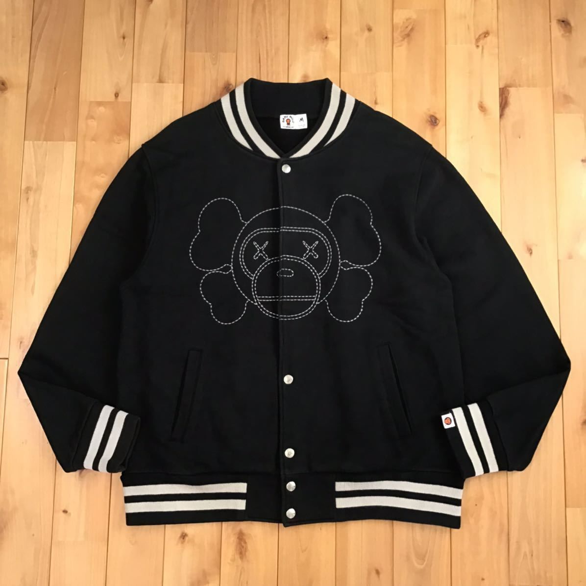 ☆激レア☆ KAWS milo スウェット スタジャン Mサイズ a bathing ape