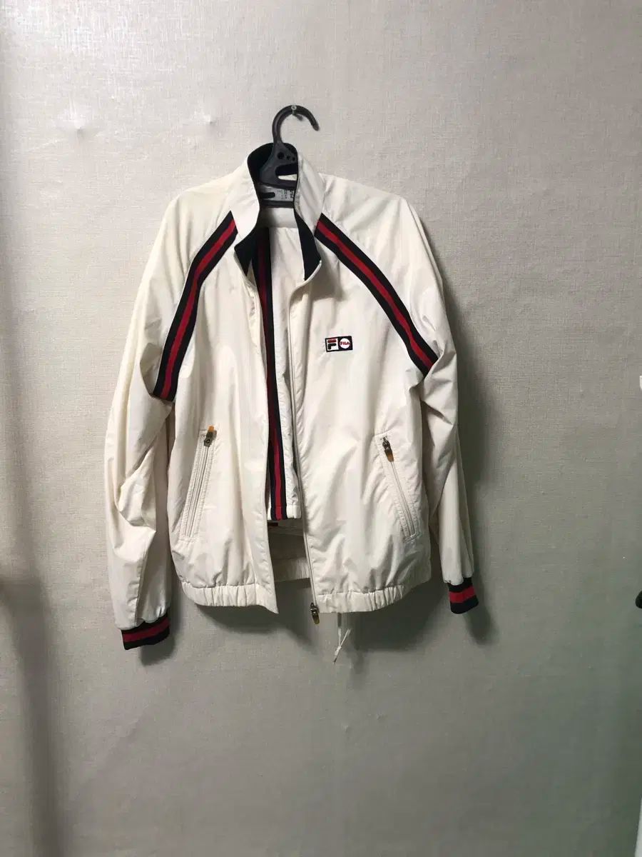 FILA(フィラ) トレーニング セット サイズ 95 家庭汚染 写真を見る