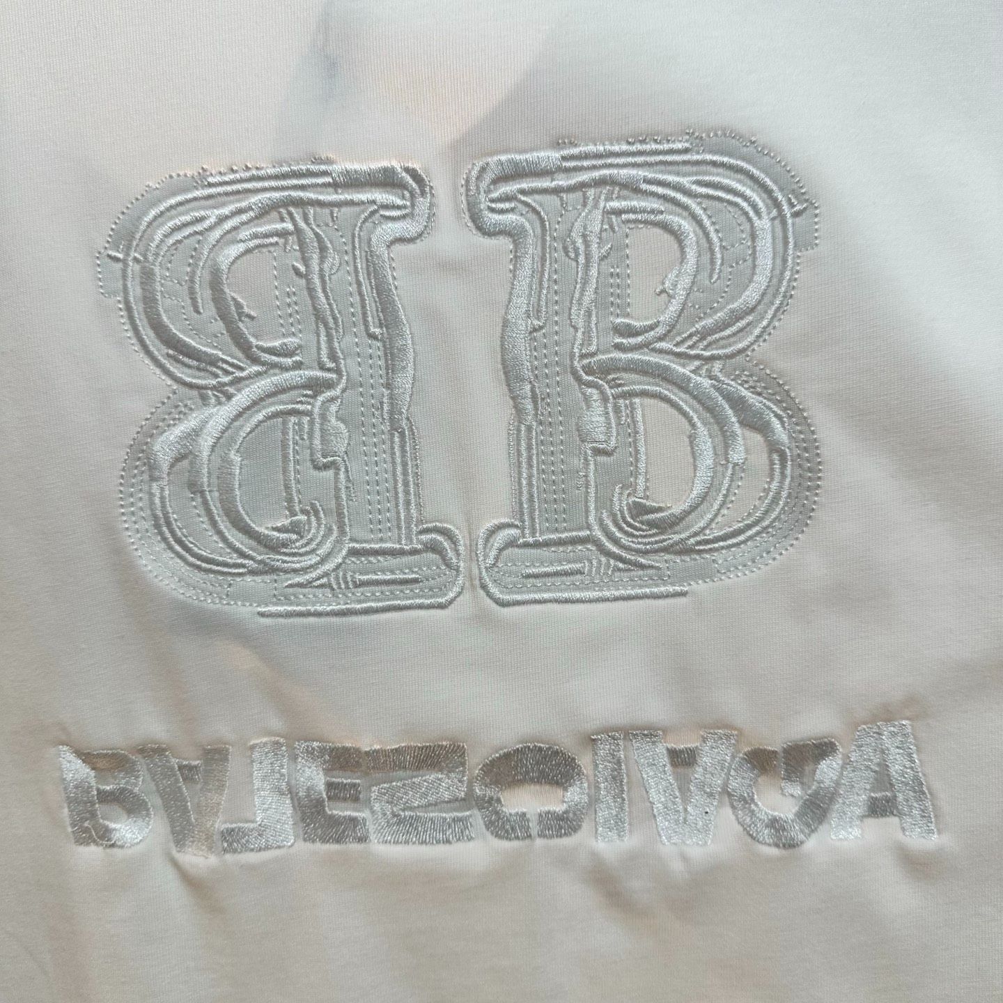 ロゴ刺繍ラウンドネック半袖Tシャツ 男女兼用