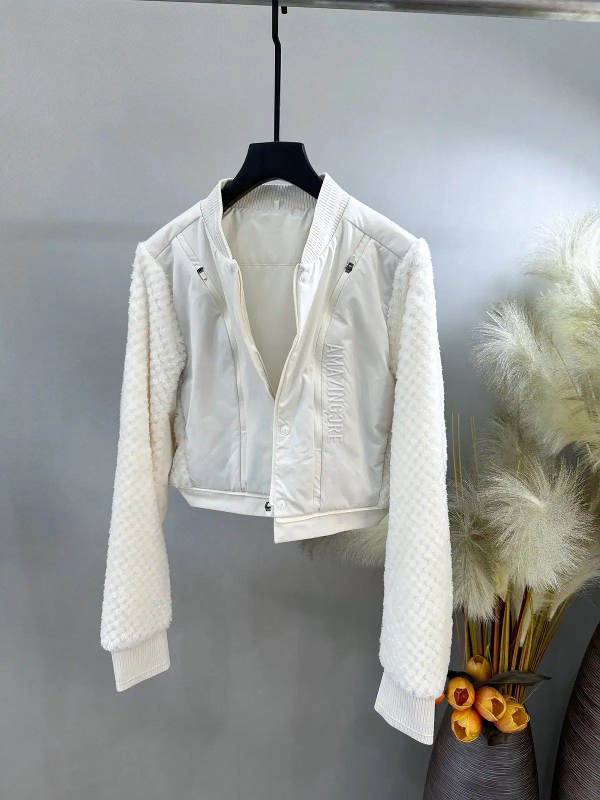 新品アメージングクリー AMAZゴルフレディースジャケット·パンツ　2点セット 新品アメージングクリー AMAZゴルフレディースジャケット·パンツ 2点