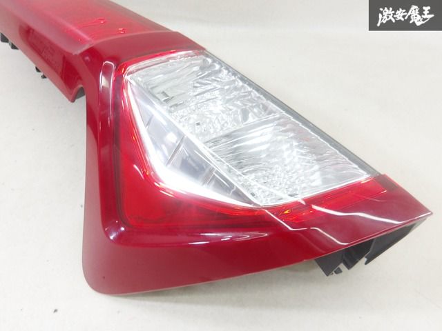 トヨタ 純正 M900A ルーミー テール テールライト テールランプ 左