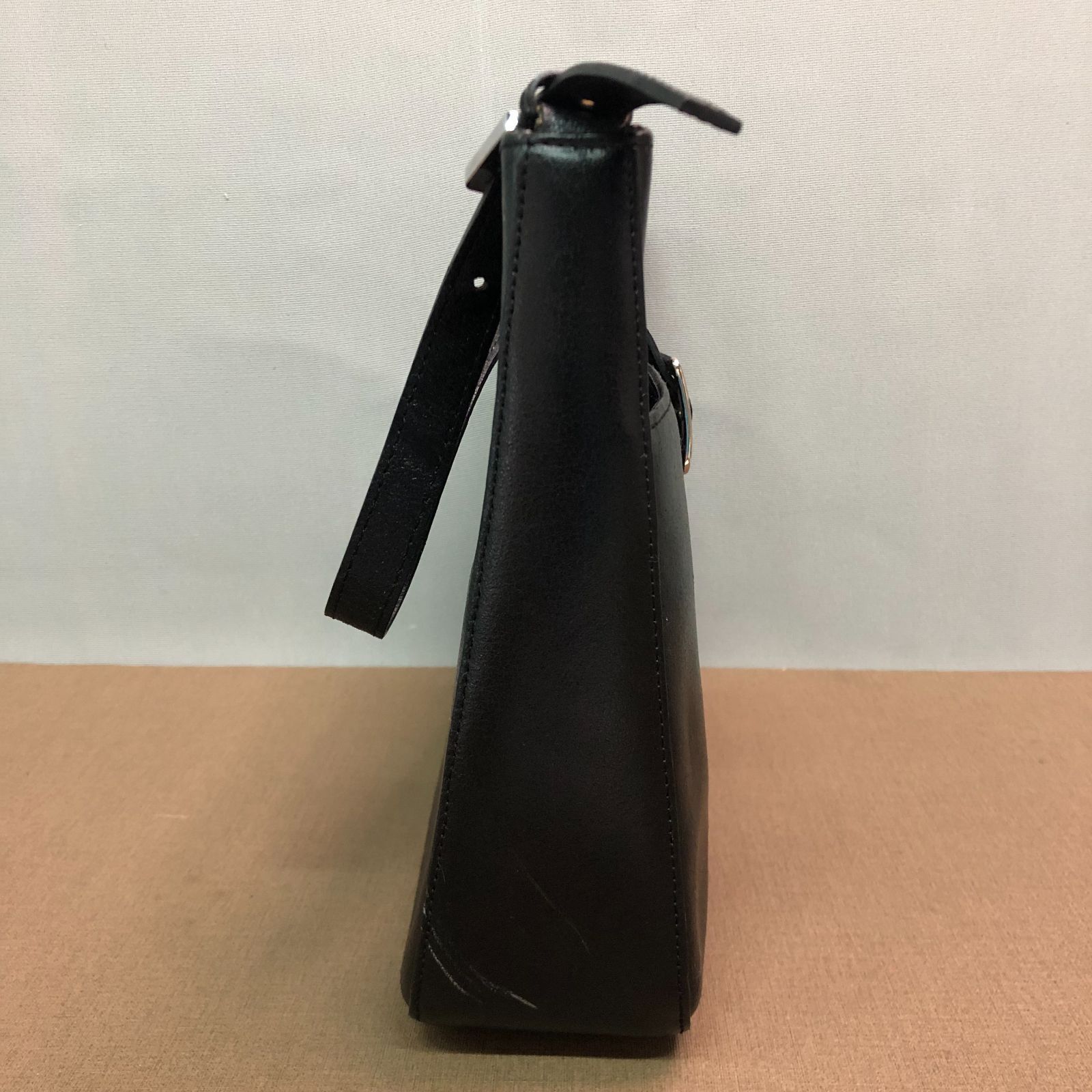 ピエール カルダン/pierre cardin ショルダーバッグ レザー 中古品  