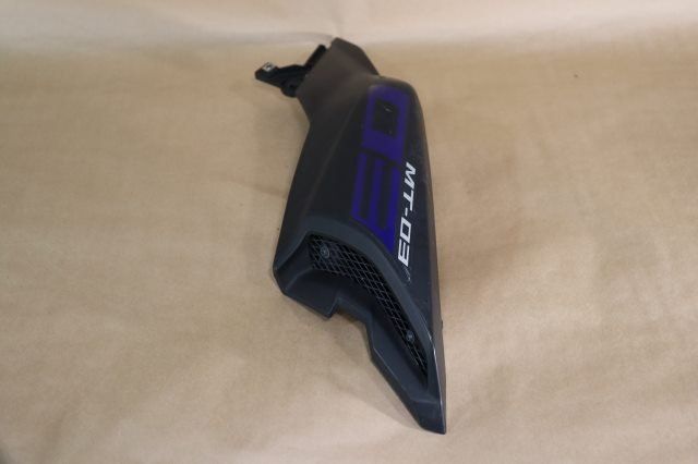 ヤマハ MT-03 RH07J エアダクト右 Y278-32