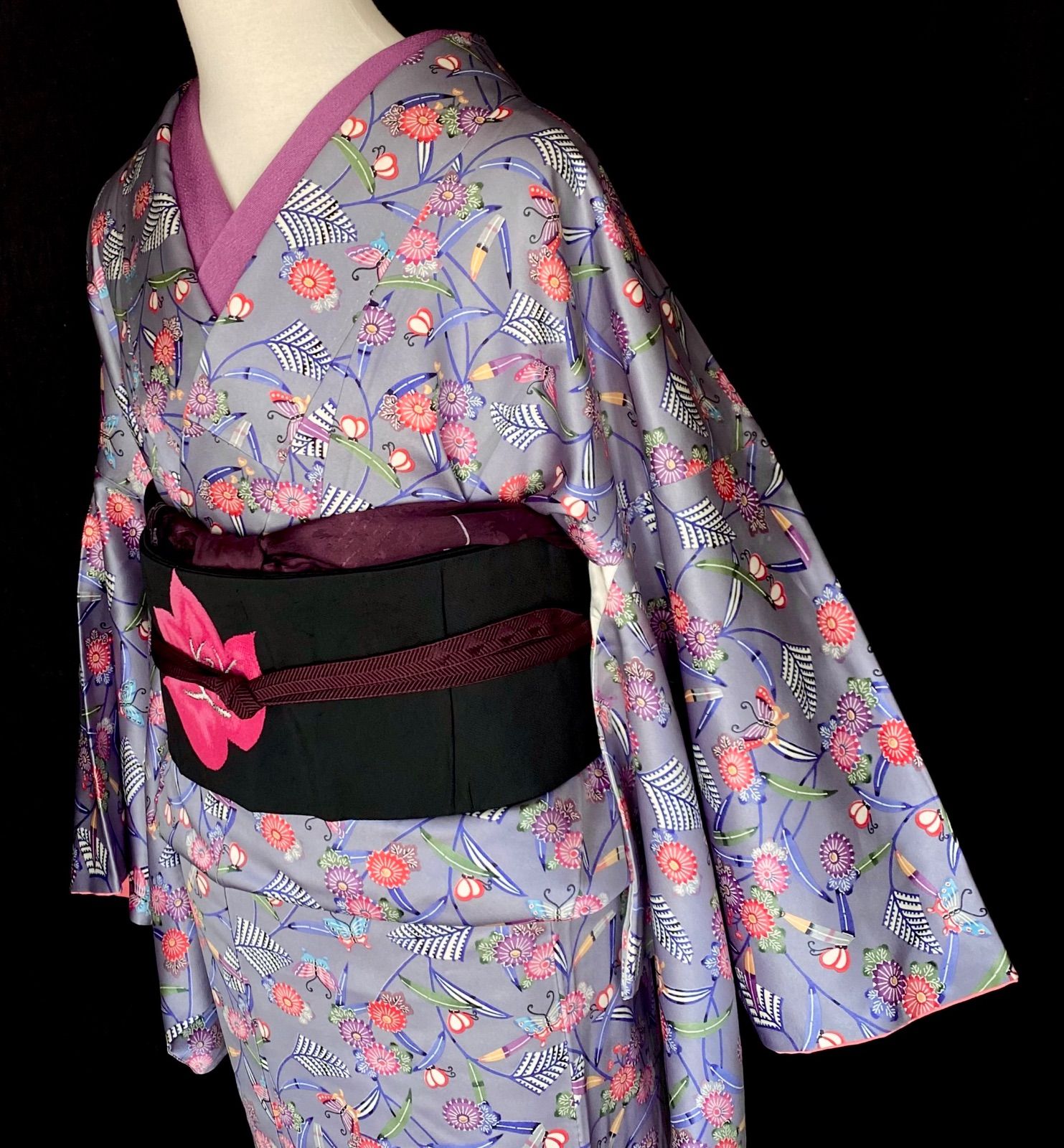 花に蝶?の小紋〉SALE L 紫味のグレー 洋服感覚の着物 普段着着物 