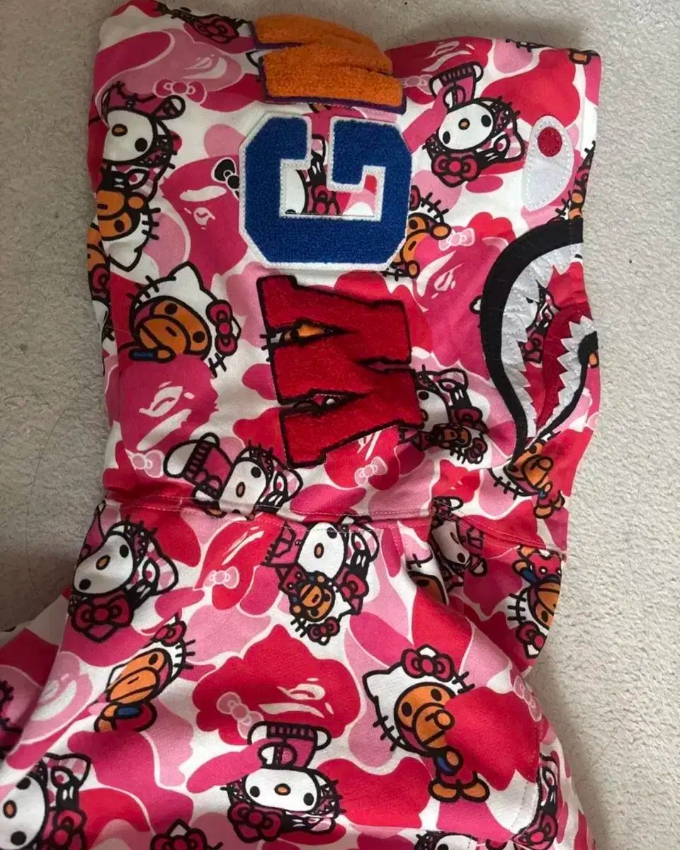 A・BATHING APE エイプ ハローキティ コラボ スウェット トレーナー