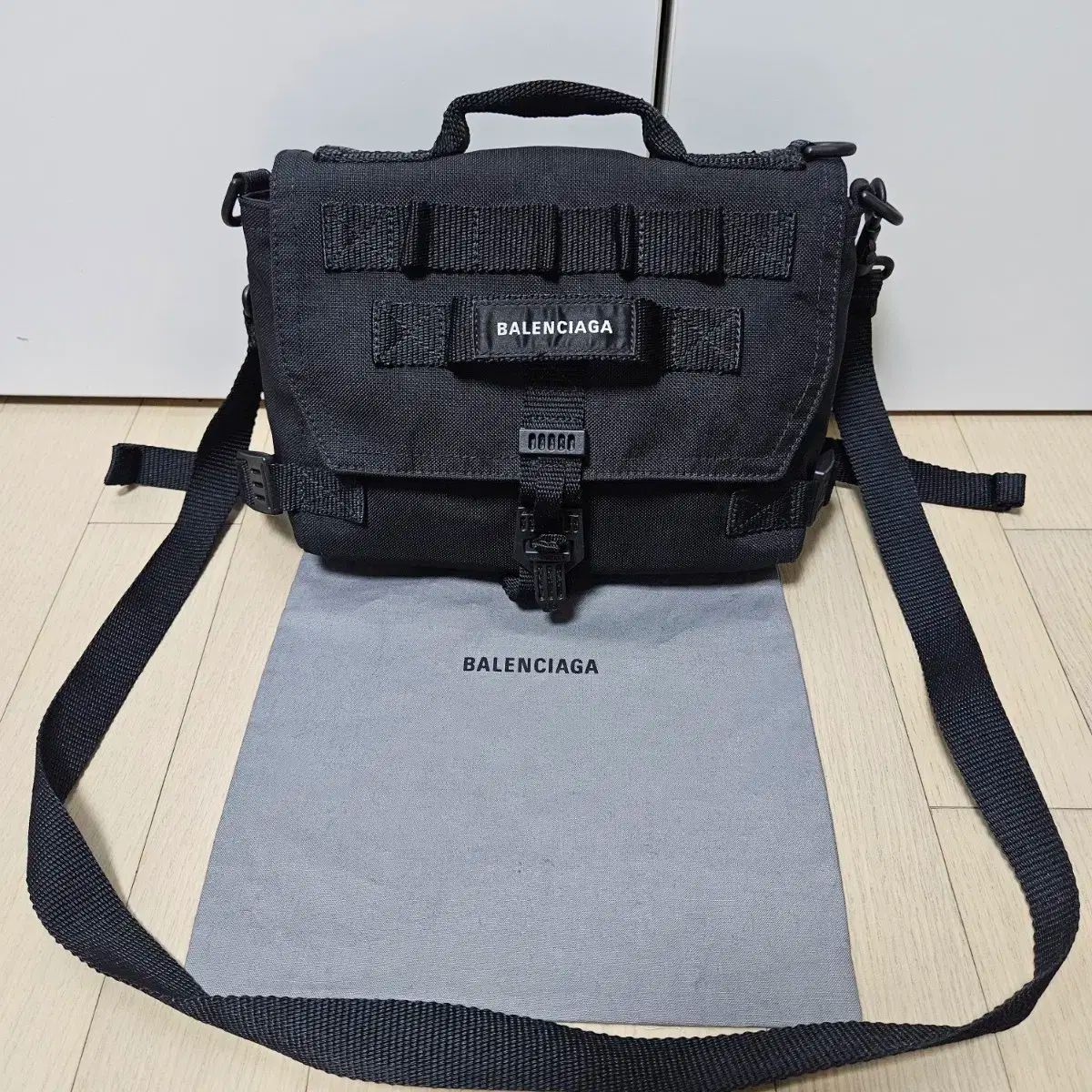 BALENCIAGA(バレンシアガ) 正規品 AMI PARIS(アミパリス