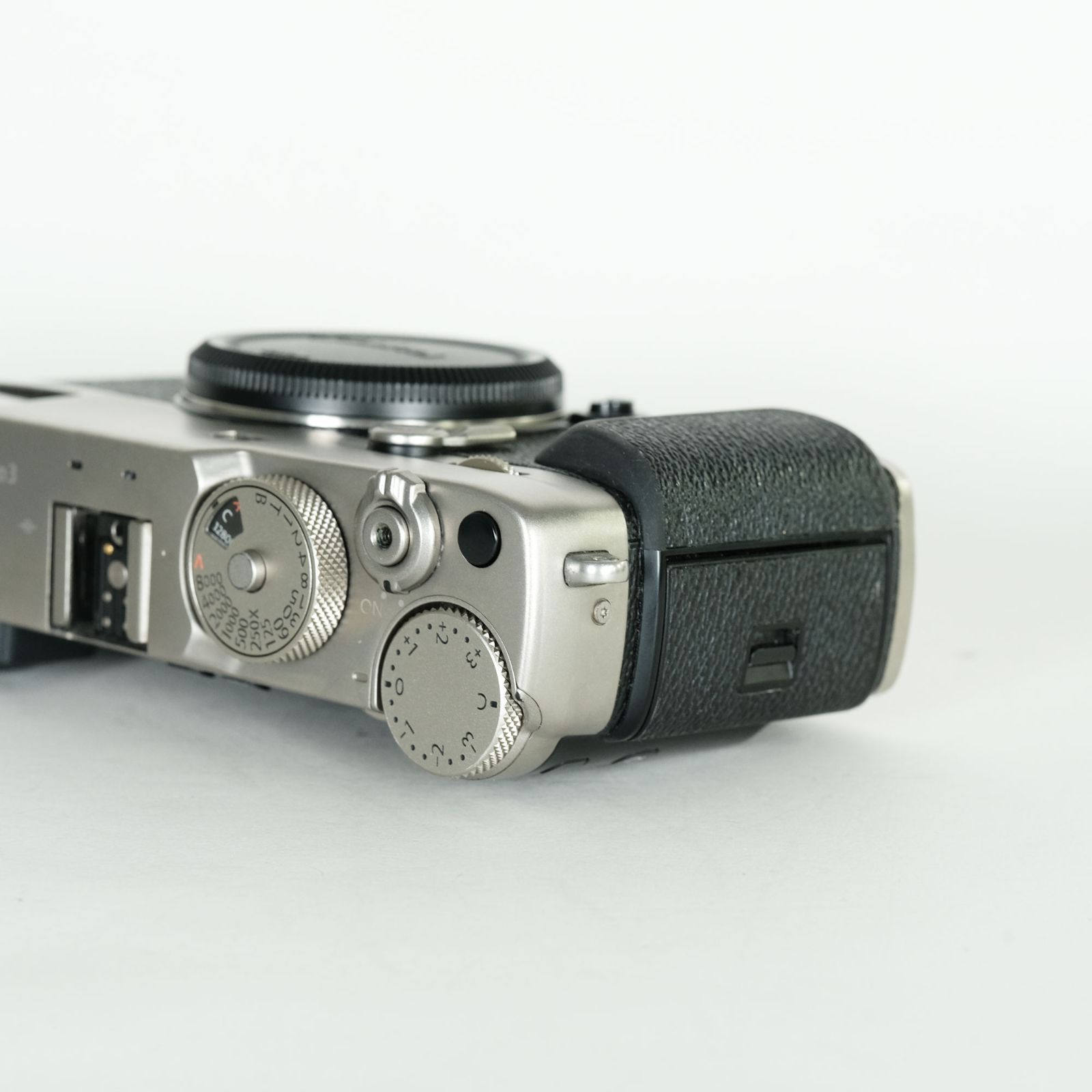 富士フイルム - FUJIFILM X-Pro3 DRシルバー　美品　総シャッター数62 富士フイルム FUJIFILM X-Pro3 ボディ [DRシルバー] 価格比較