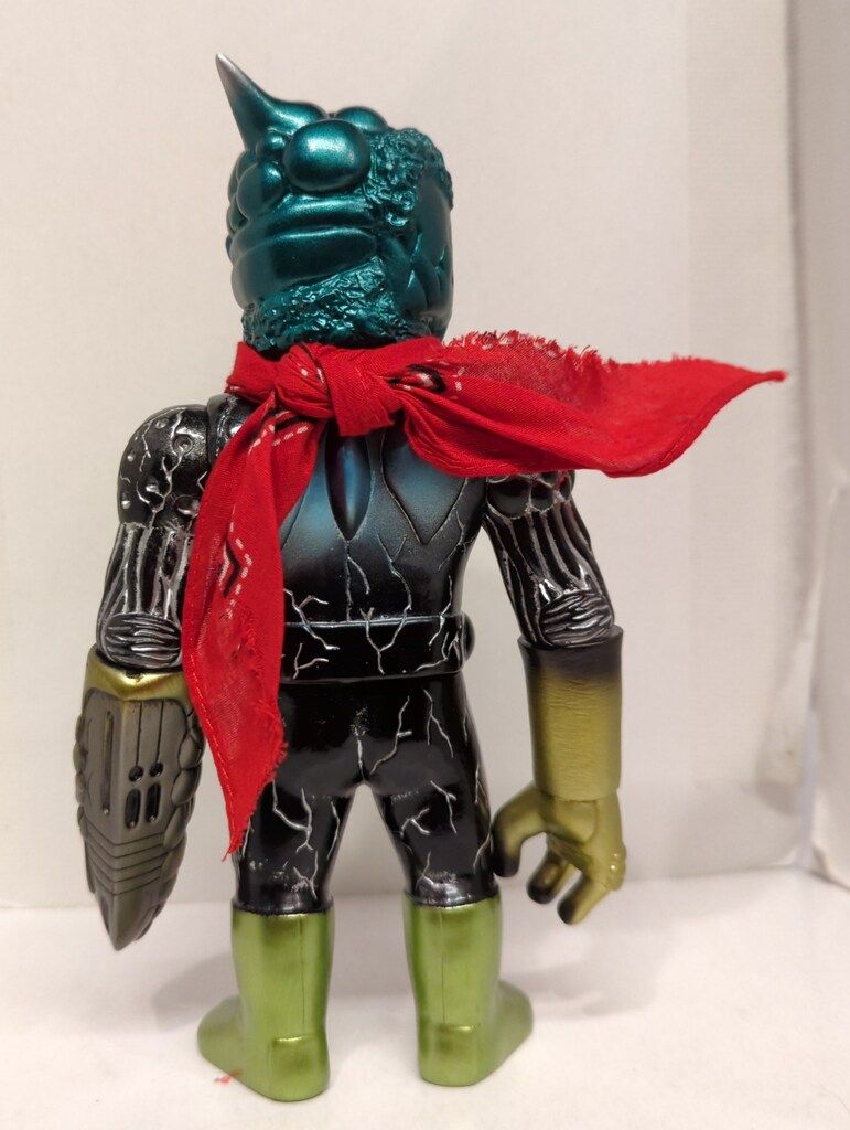 リアルヘッド カオスマン1号 ストロングアーム (黒成型/緑目/赤