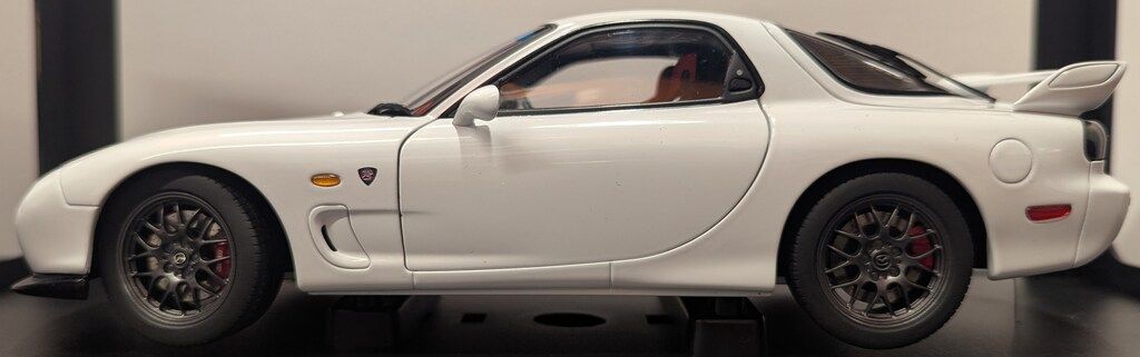 AUTOart 1 18 MILLENNIUM MAZDA RX-7 FD スピリットR タイプA ホワイト 75989