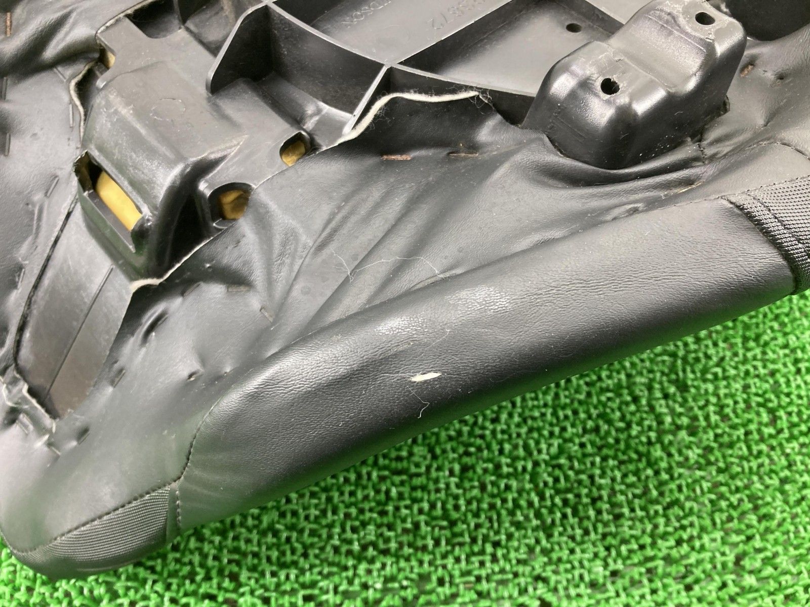 FLHR1580 シート 23672 ハーレー 純正 バイク 部品 09年～13年 ロード