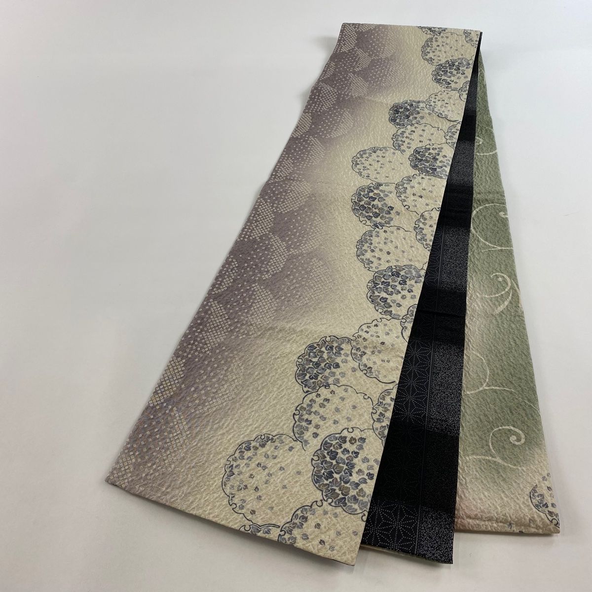 袋帯 美品 名品 手先ニ通り 雪輪 うさぎ 金通し 薄紫 お太鼓柄