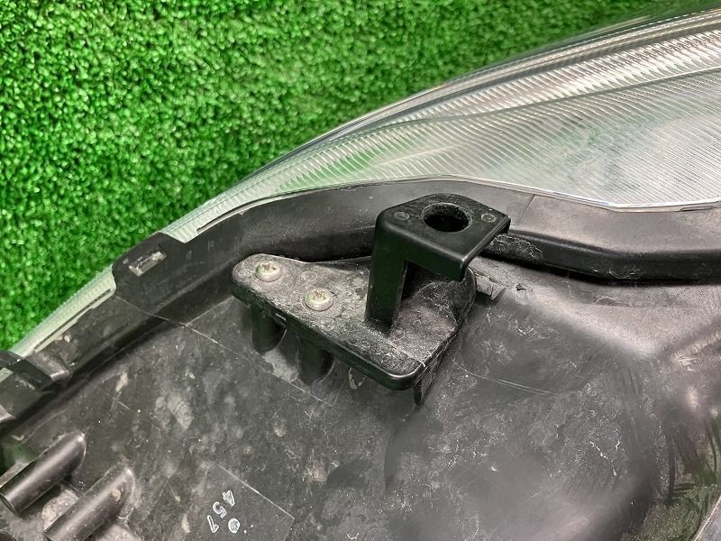 プリウスα ZVW41W 右ヘッドランプ・ヘッドライト G 5人 コイト 47-42  