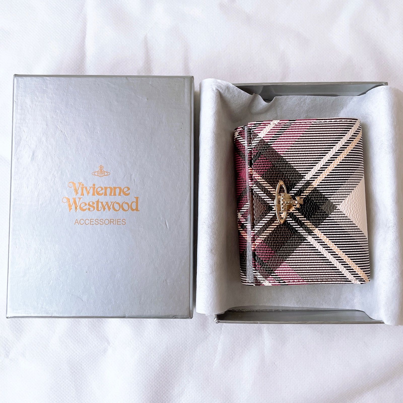 vivienne westwood 赤ベースのチェック柄がま口三つ折り財布