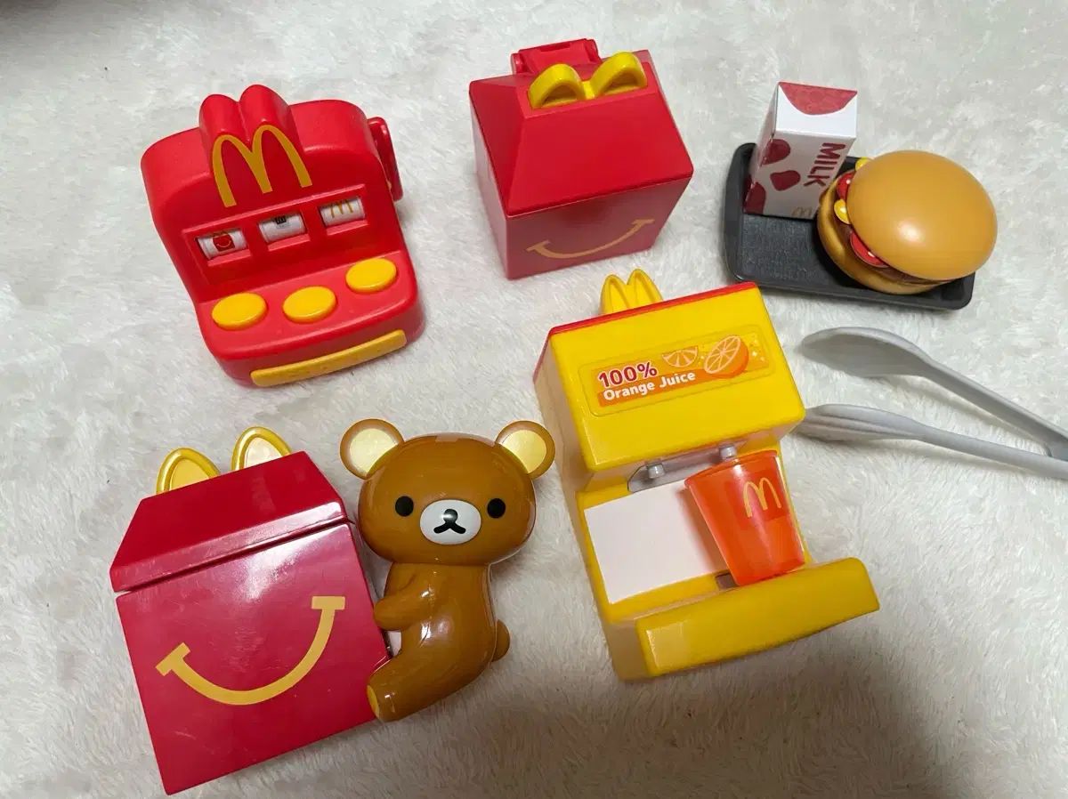 【雷市場（ポンジャン）商品韓国直送】 マクドナルド ハッピーセット おもちゃ セット 8 種 リラックマ フィギュア
