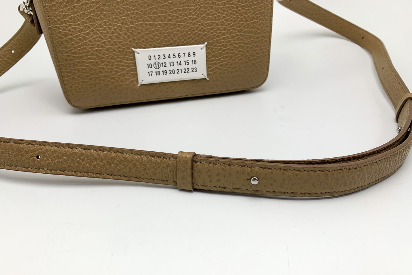 MaisonMargiela メゾンマルジェラ ベージュ系 5AC カメラバッグ 