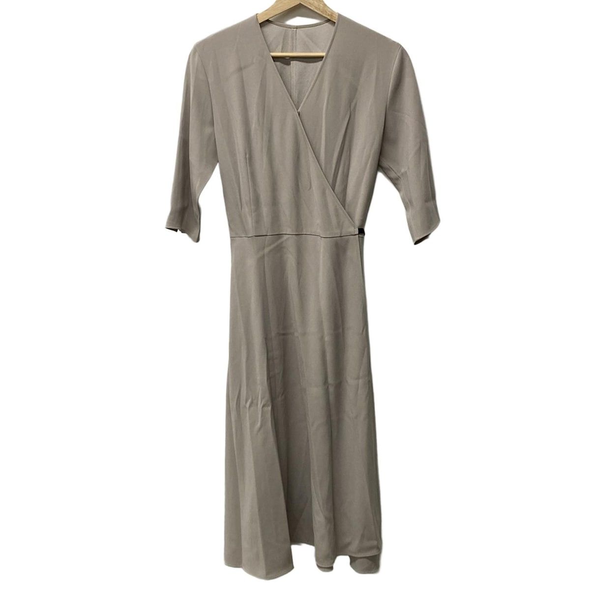 DECADE ディケイド ワンピース サイズ6 M レディース - グレーベージュ その他 襟 七分袖 ひざ丈 カシュクール