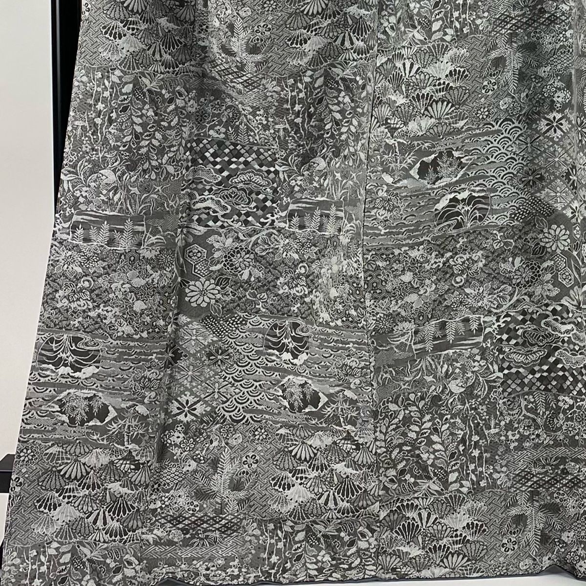 小紋 身丈176cm 裄丈70cm L 袷 ほていや 松竹梅 青海波 紋意匠 灰色 正絹 名品