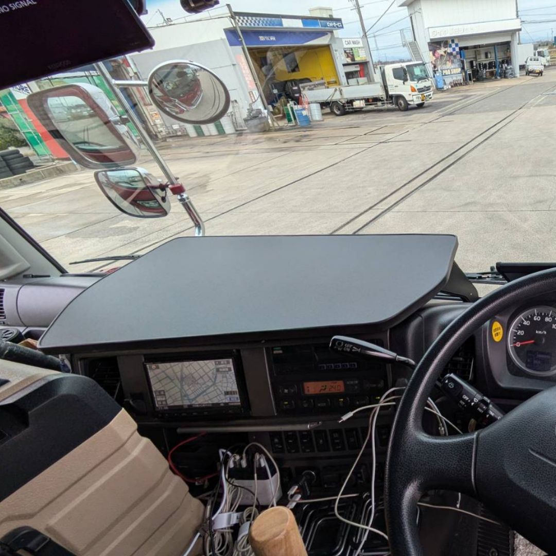 HINO グランドプロフィア 専用 フロント センター テーブル　パイプ有り yoniti_105p