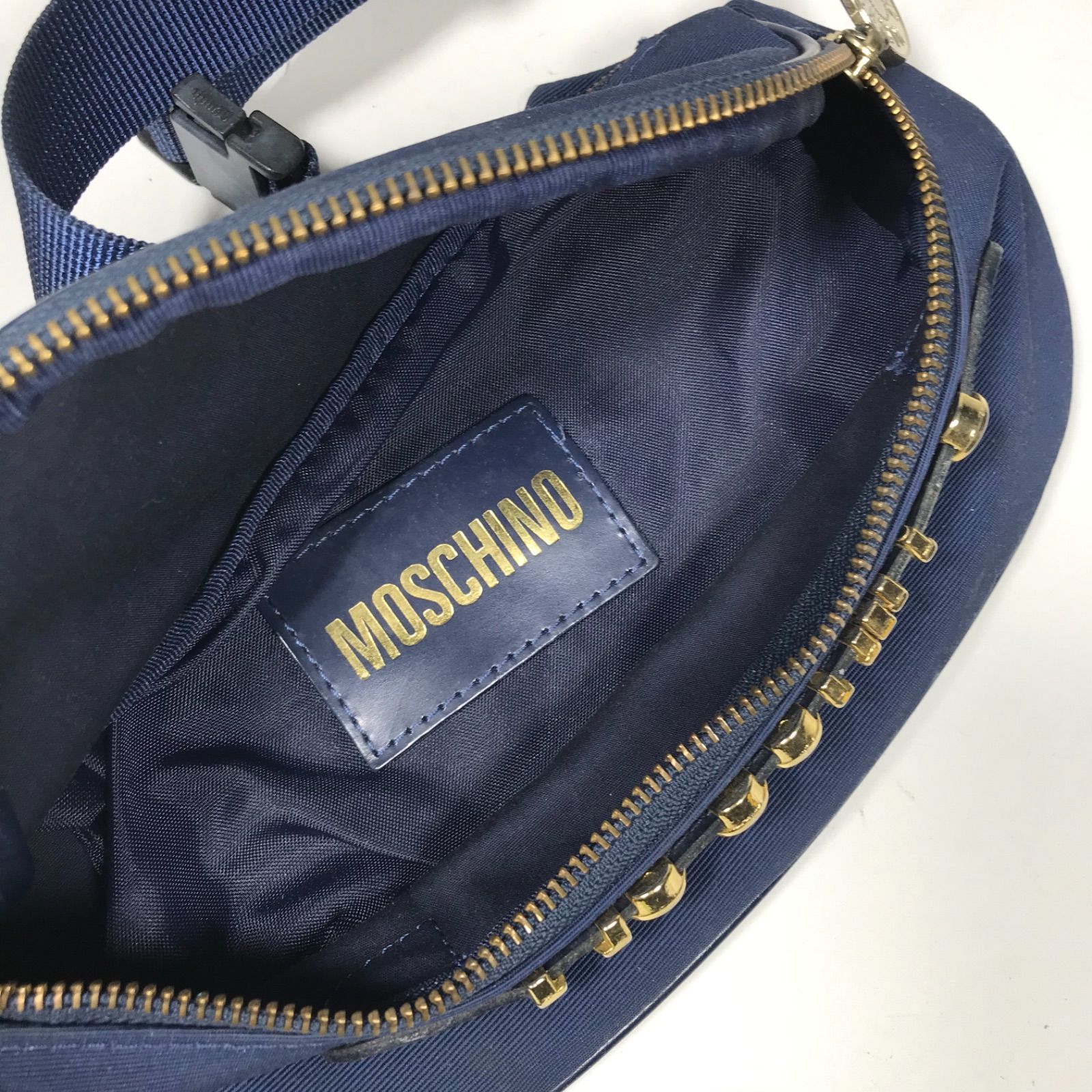 【極美品】MOSCHINO モスキーノ ボディバッグ ウエストポーチ 青 極美品】MOSCHINO モスキーノ ボディバッグ ウエストポーチ 青