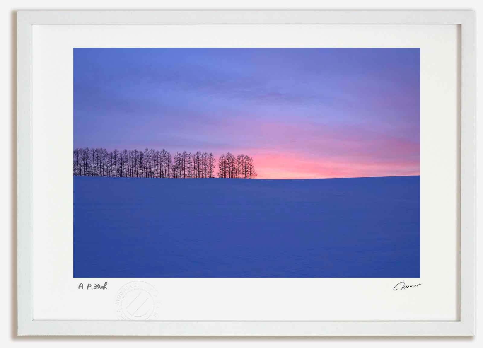 アートフォト 絵画 マイルドセブンの丘夕日 高橋真澄 インテリア 額入り 額装込 風景画 油絵 ポスター アート アートパネル リビング 玄関 プレゼント モダン アートフレーム 飾る Mサイズ おしゃれ 壁掛け 絵