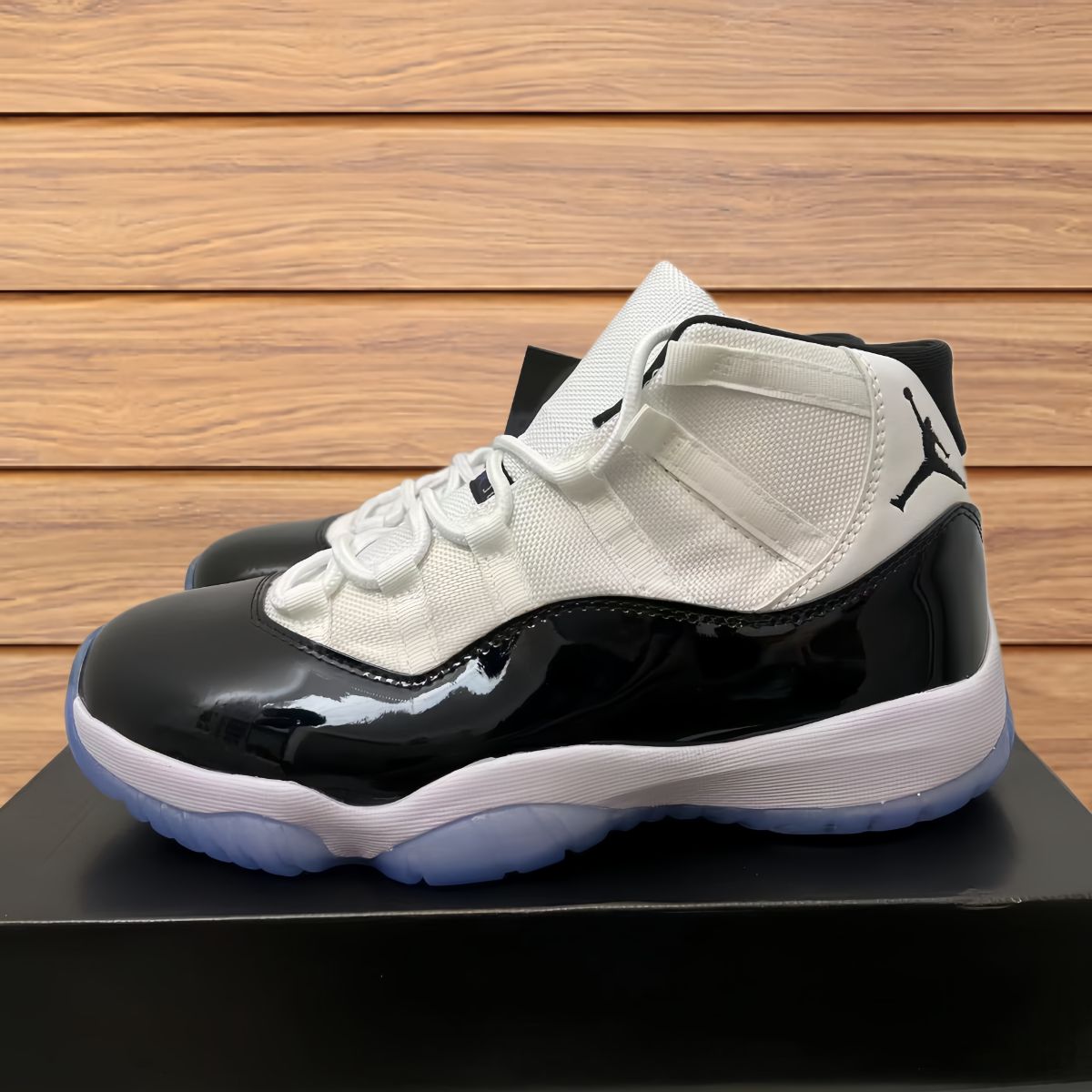 新品未使用ナイキ Jordan Air Jordan 11 concord スニーカー - メルカリ 