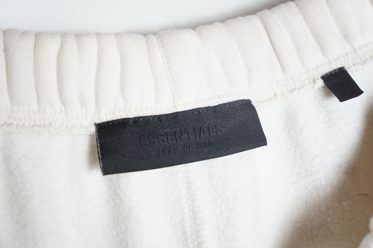 エッセンシャルズ