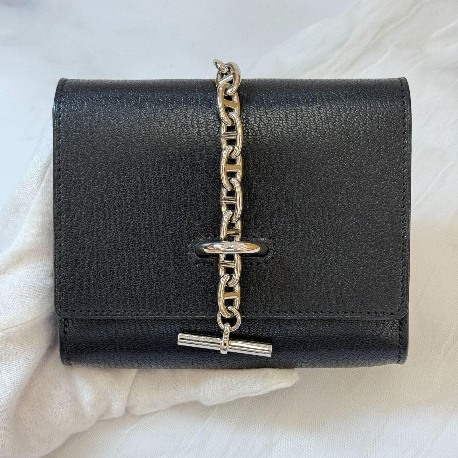 鑑定済み エルメス シェーヌ ダンクル トゥーゴー コンパクト ブラック シルバー金具 レザー 財布 肩掛け財布 ストラップ付 ウォレット