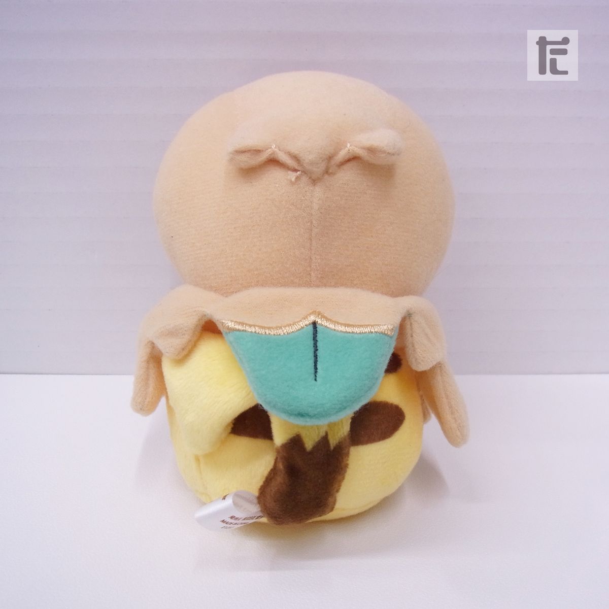 ポケモンセンター モクローのポンチョを着たピカチュウ