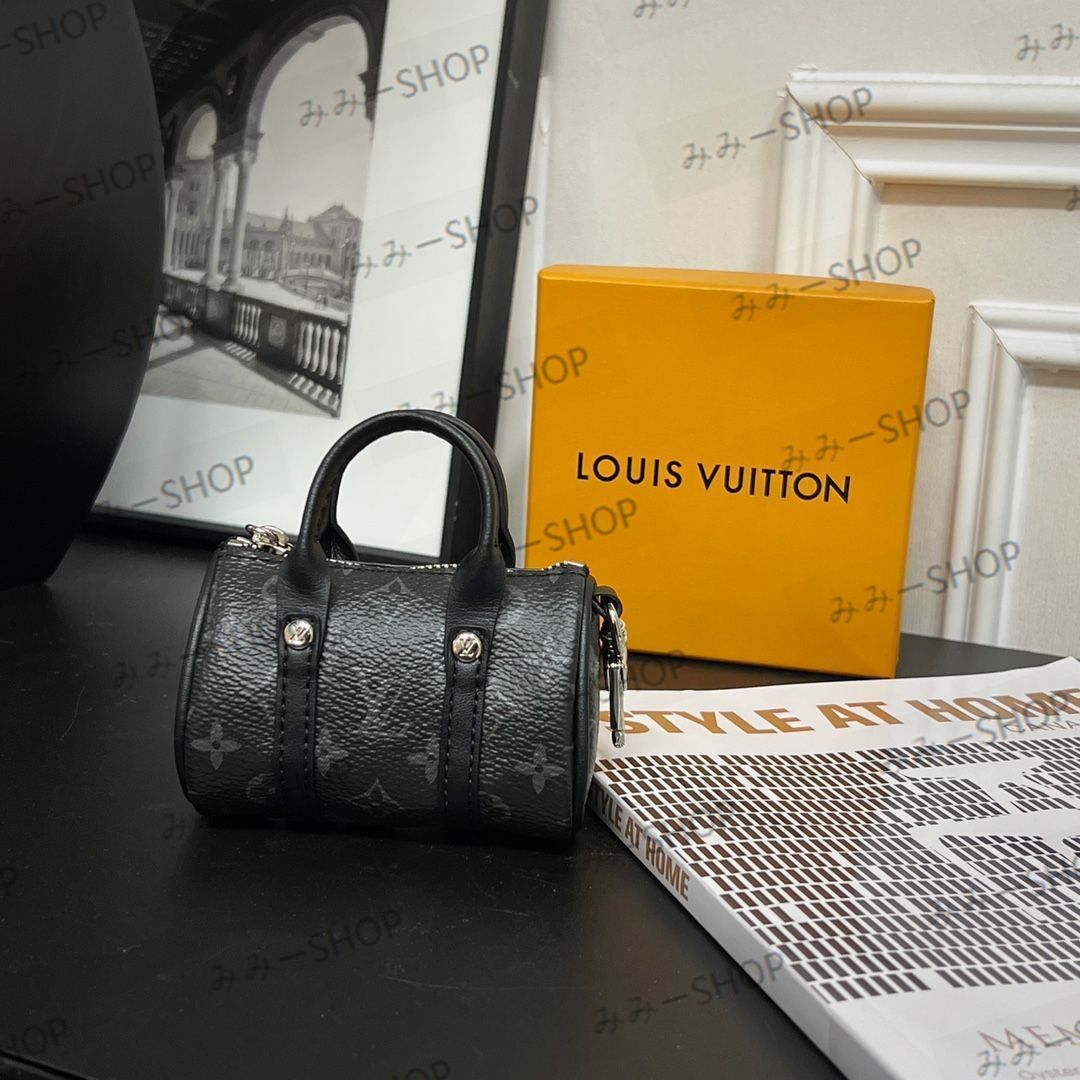 LOUIS VUITTON ルイヴィトン キーホルダー ポーチ アクセサリー ルイヴィトン モノグラム ブラック