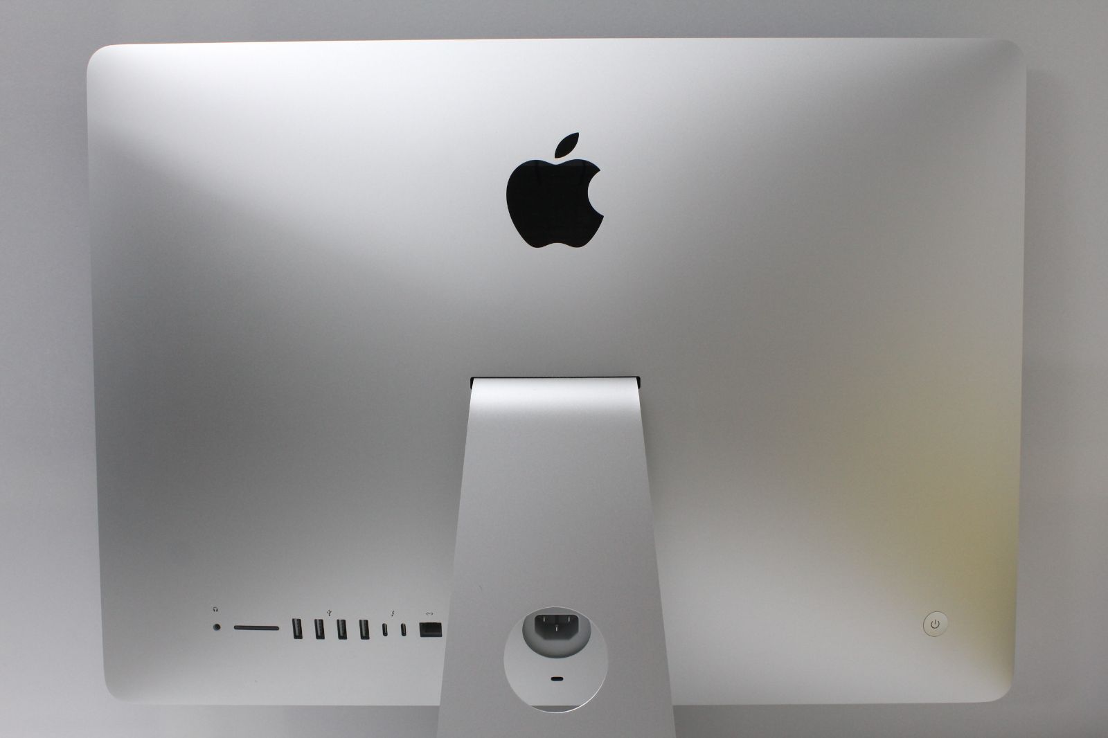 iMac 21.5インチ Retina 4Kディスプレイモデル MNDY2J/A 現状品】iMac（Retina 4K,21.5インチ,2017）HDD1TB/8GB〈MNDY2J