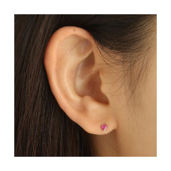 K18ホワイトゴールド 0.2ct ハートシェイプルビーピアス