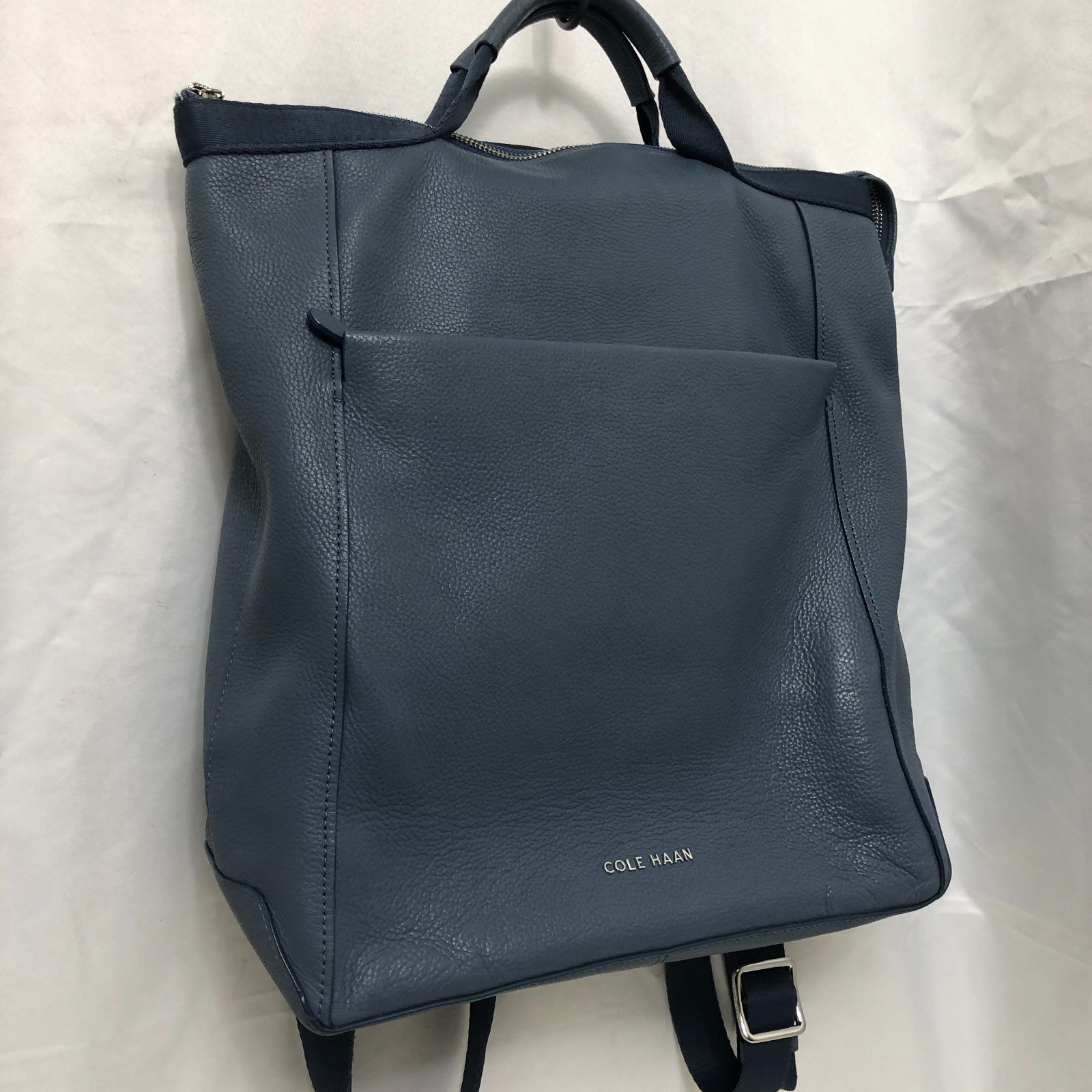 COLE HAAN レザーリュック グレー系 うすいブルー系 SGKY10-6556 DECORATOM_COM_BR