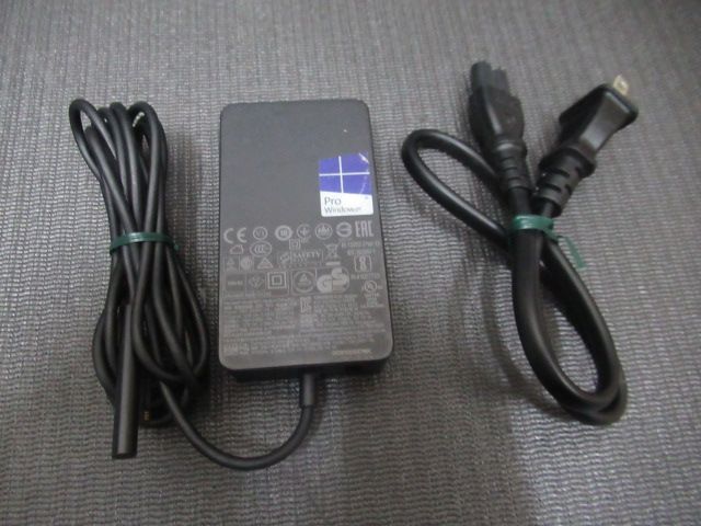 ジャンク品 Microsoft Surface Pro4 1724 Core I5-6300U/8GB/256GB 