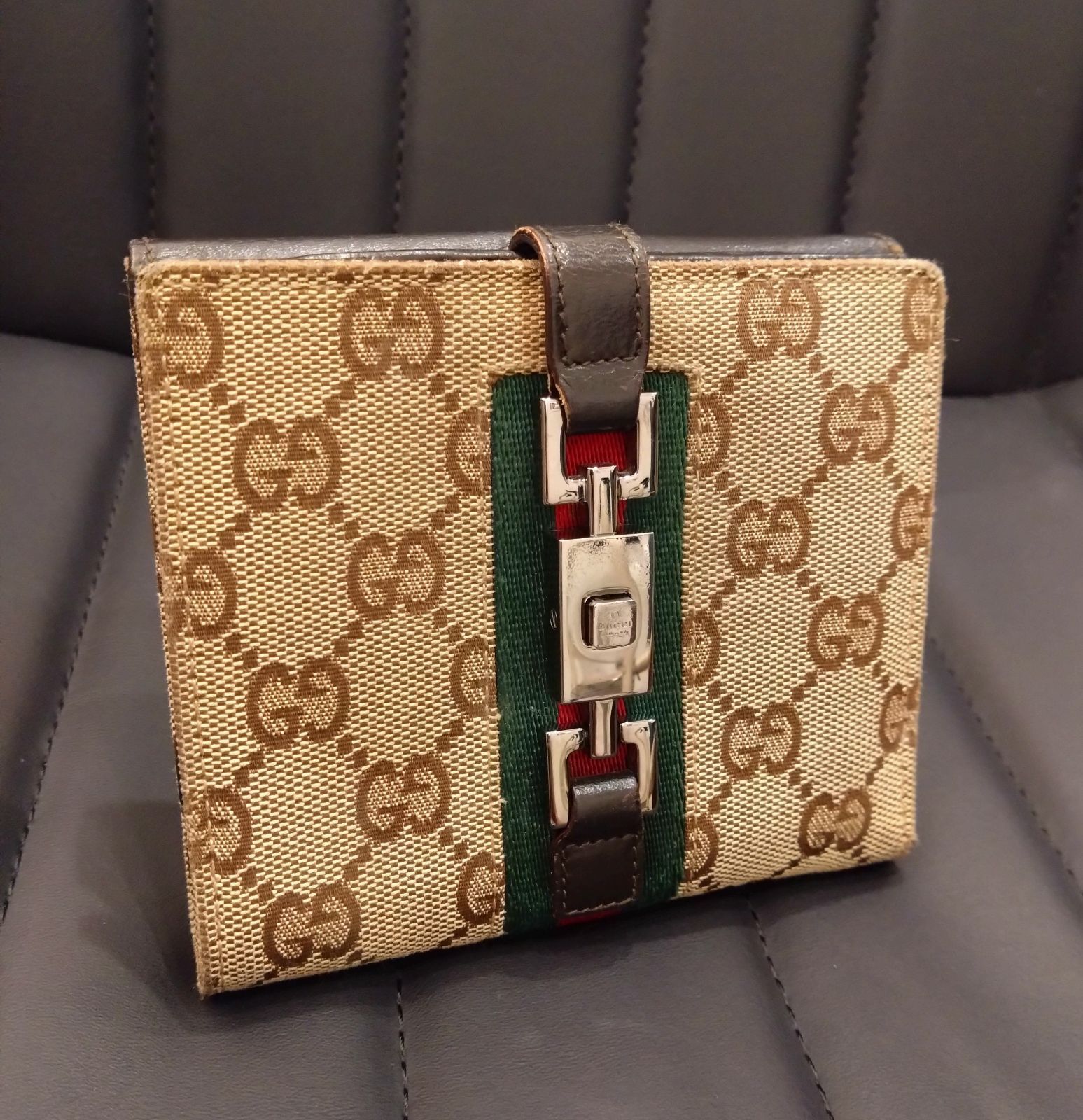 977 GUCCI グッチ シェリーライン 二つ折り財布 ジャッキー金具