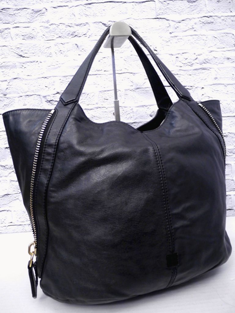 GIVENCHY - 【中古】GIVENCHY ジバンシィ バッグ ティナン レザー ユニ  